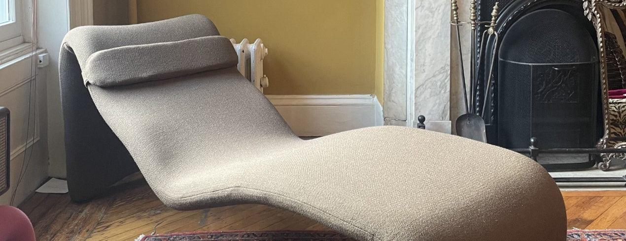 The Sexy Djinn Lounger