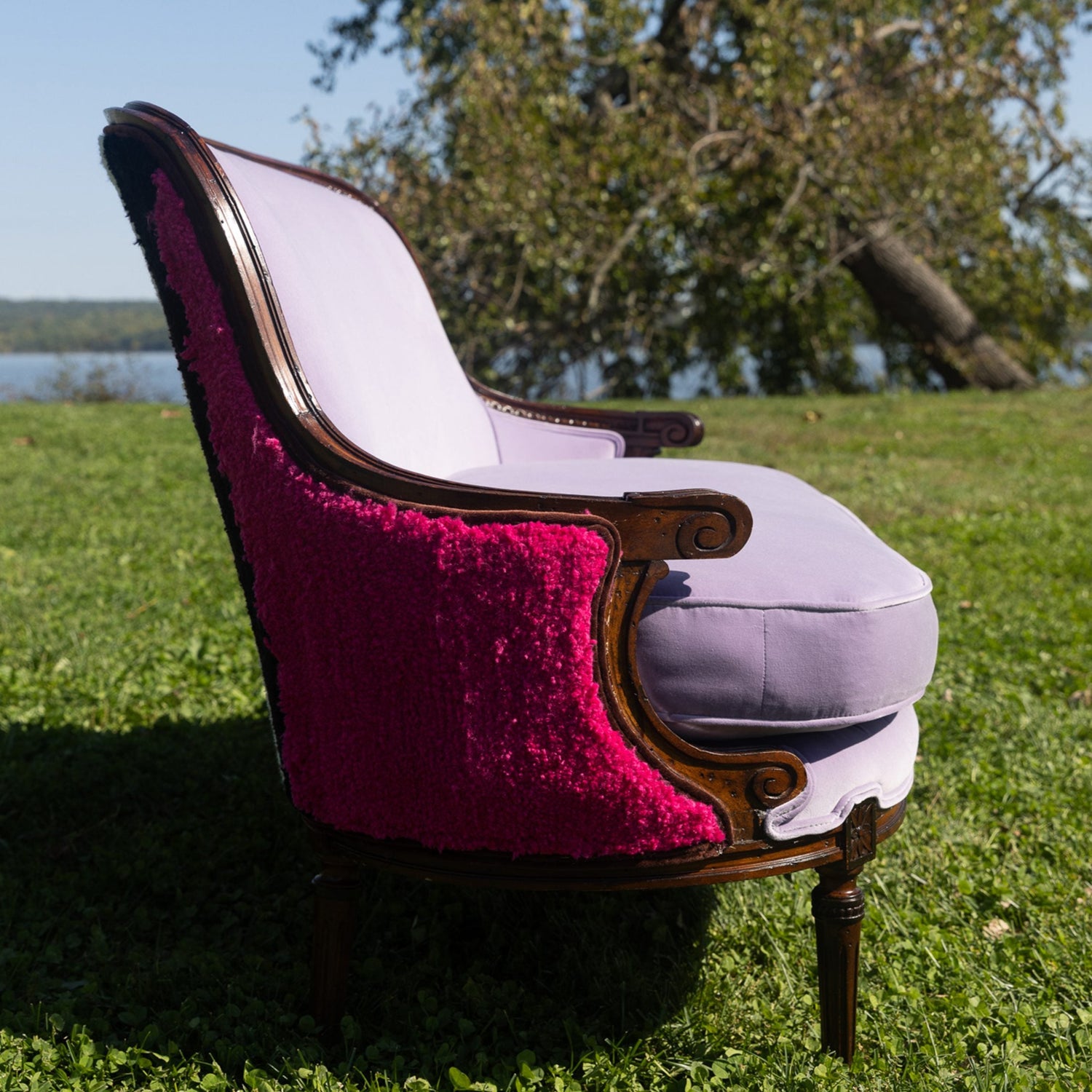 Mariadela Araujo Settee